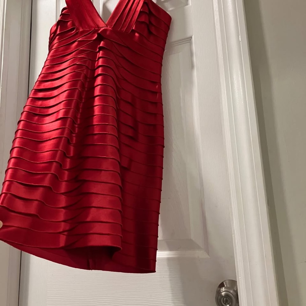 Elegant Red Sleeveless Dress